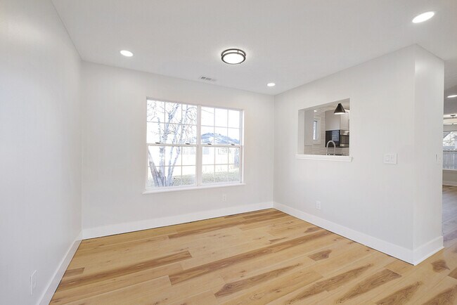 Building Photo - Beautifully 4-Bedroom Home in the Heart of Brownsburg!