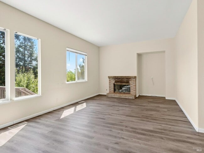 Building Photo - 5794 Owl Hill Ave