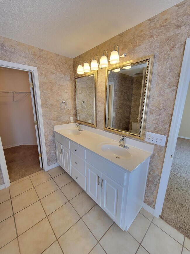 Building Photo - 2730 Creeks Edge Ln