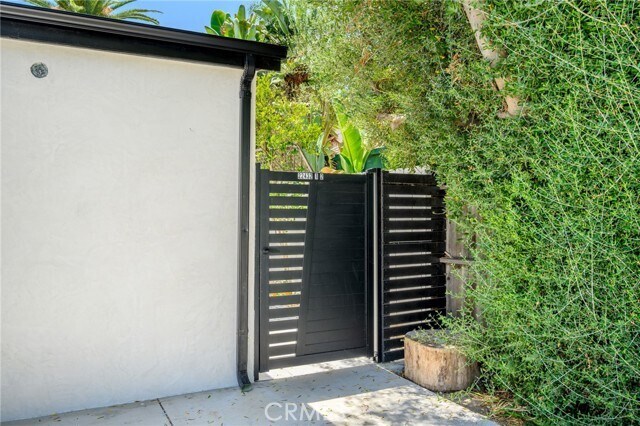 Building Photo - 22432 Burbank Blvd