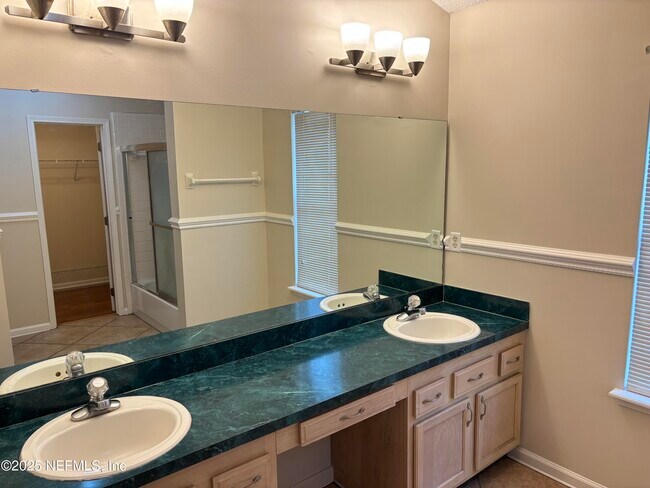 Building Photo - 8984 Bridgecreek Dr W