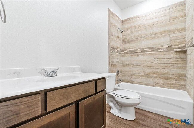 Building Photo - 3509 Abraham Dr