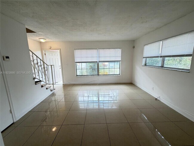 Building Photo - 5327 NW 27th St