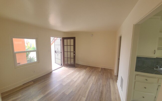Building Photo - Cozy 1 BR. in Golden Hill - Close to All  ...