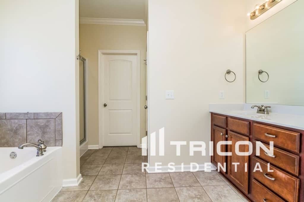 Building Photo - 1513 Barnsley Dr