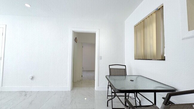 Building Photo - 507 Colfax Dr