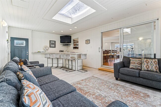 Building Photo - 2901 First Ave 2901 NE First Ave Ln