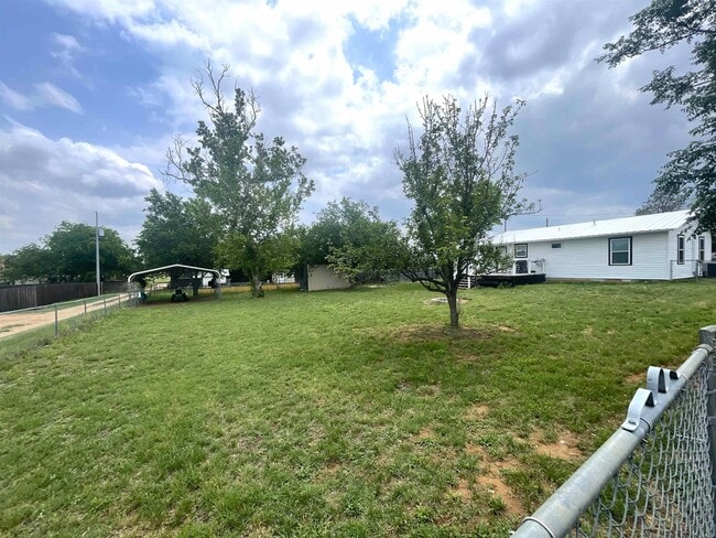 Building Photo - 1101 E College St