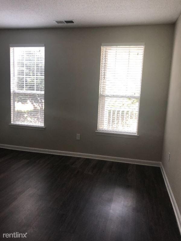 Building Photo - 215 Caswyck Trace