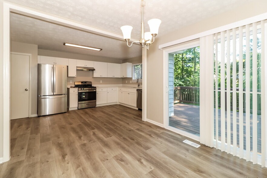 Building Photo - 3824 Princess Ct