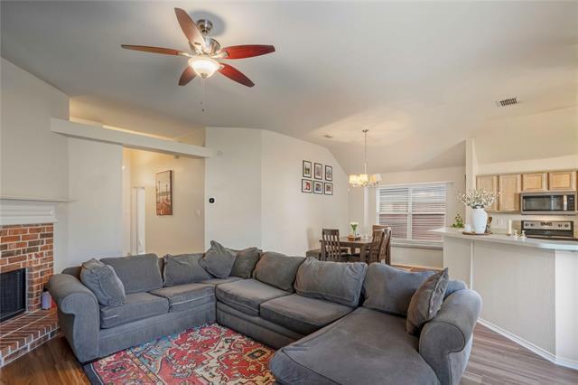 Building Photo - 9204 Newport Ln