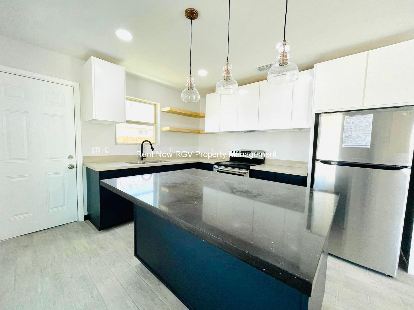 Building Photo - 3802 Las Vistas Ln