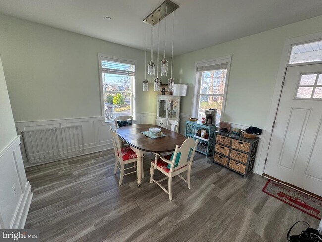 Building Photo - 8315 Bayside Rd