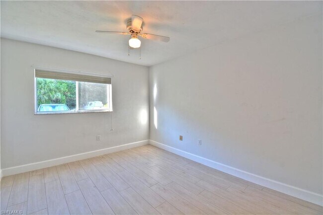 Building Photo - 2330 Naples Trace Cir