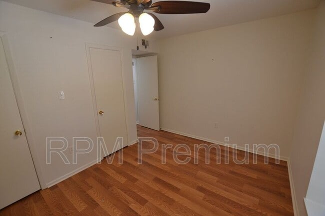 Building Photo - 1755 College Dr