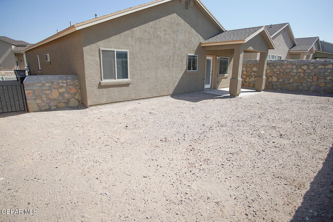 Building Photo - 7608 Wolf Creek Dr