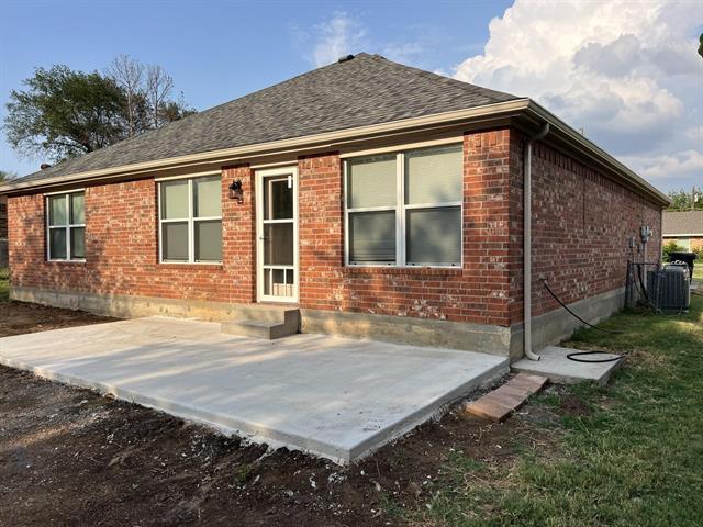 Building Photo - 1810 Oak Hl Dr