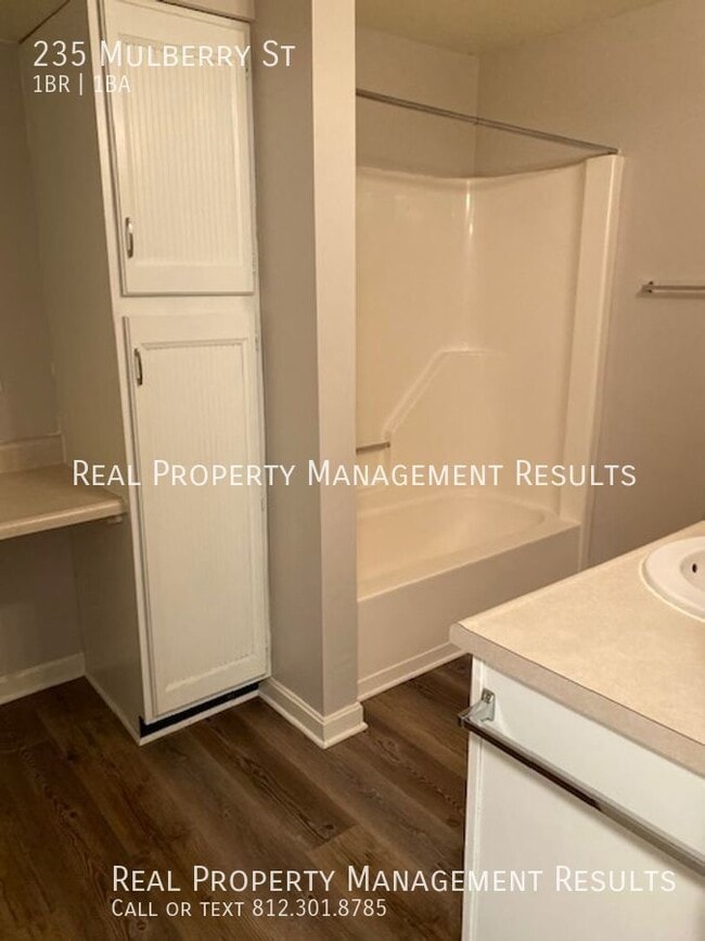 Building Photo - 235 Mulberry St