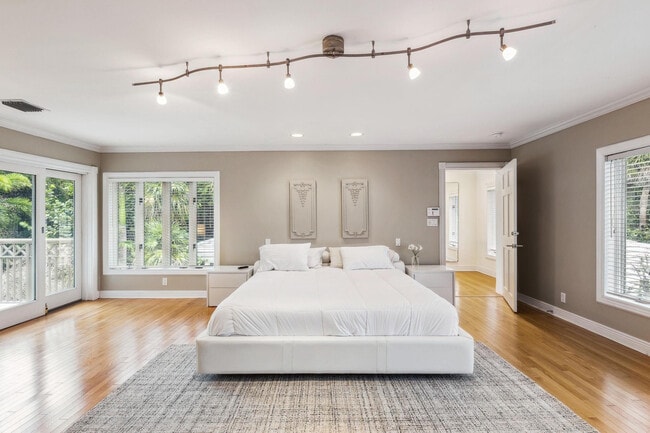 Building Photo - 3301 NE 16th St