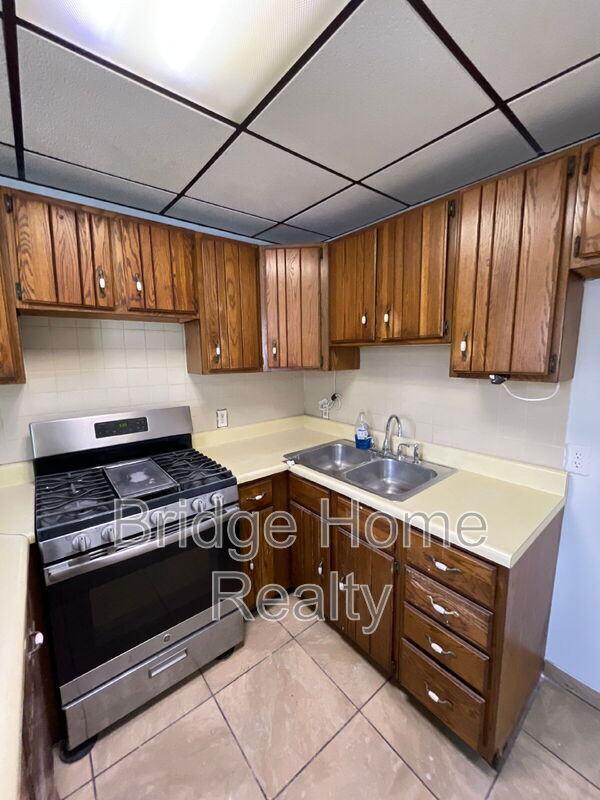 Building Photo - 1367 Montezuma St