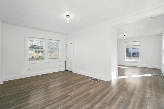 Building Photo - 191 Elmwood Ave