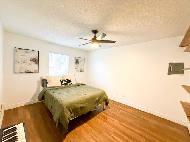 Building Photo - 2120 El Paseo St