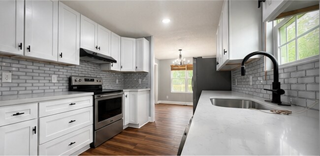 Building Photo - 246 Lynhaven Dr