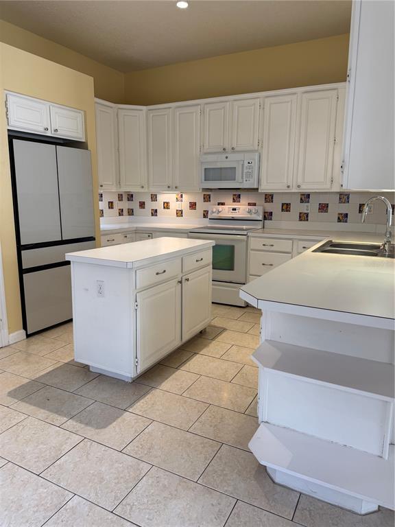 Building Photo - 14300 Dulcimer Ct