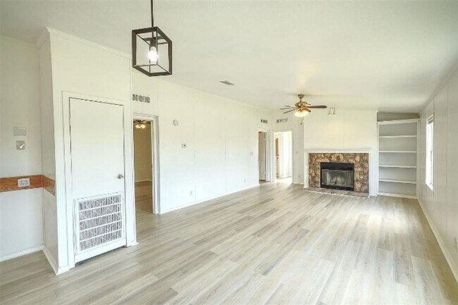 Building Photo - 132 Co Rd 247