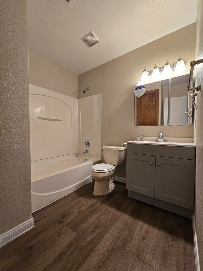 Building Photo - A Fabulous 4 Bedroom Single Story Home in East Las Vegas
