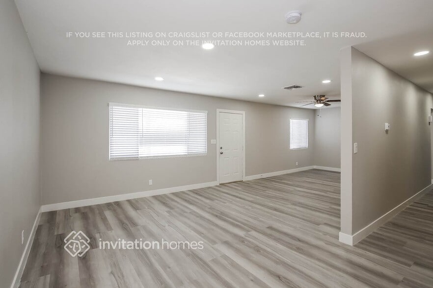 Building Photo - 2305 Saber Dr