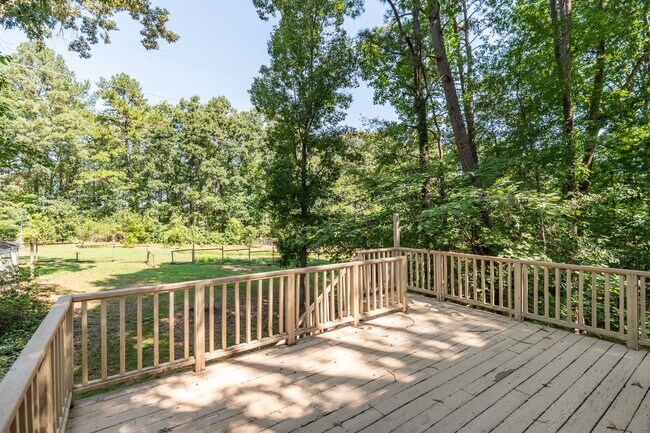 Building Photo - 2108 Mariner Cir