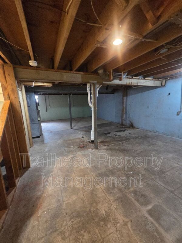 Building Photo - 6238 E 129 St
