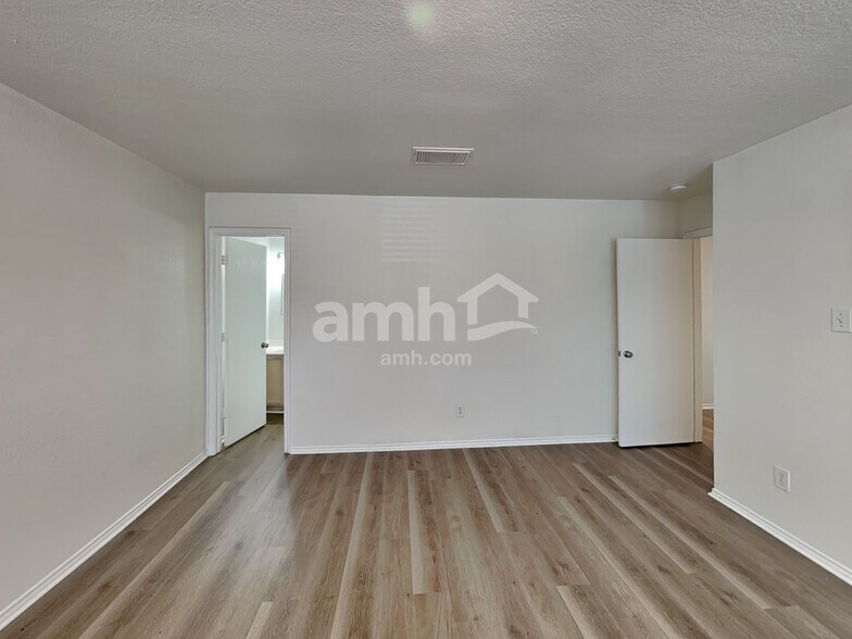 Building Photo - 7806 Brazoria Park