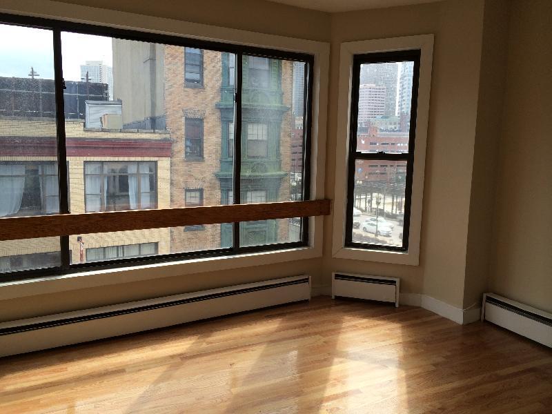 Building Photo - 214 Hanover St