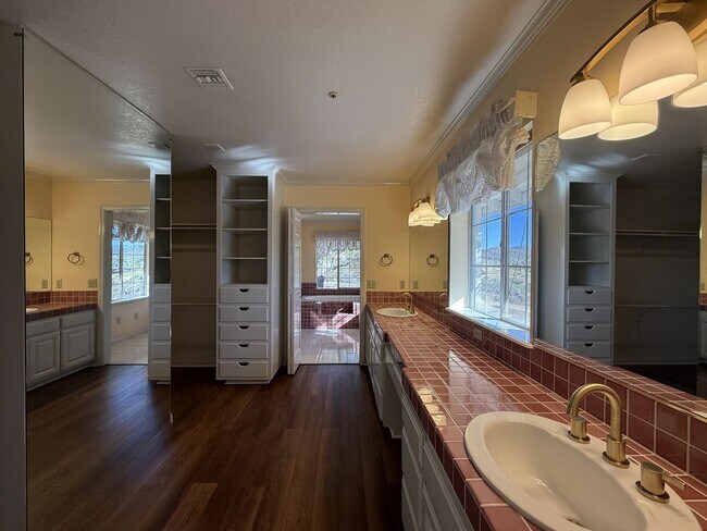 Building Photo - Acton 4 bedroom on Dirt Road