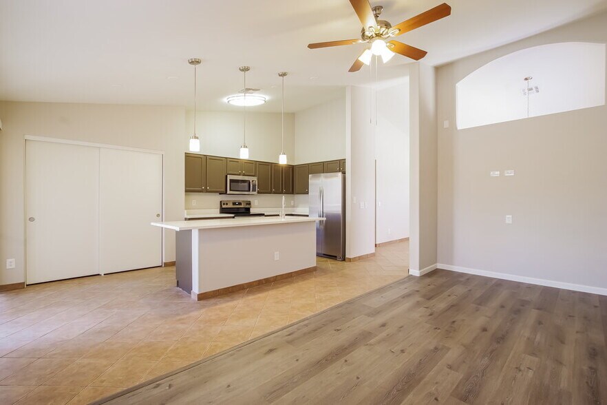 Building Photo - 22381 N 107th Dr