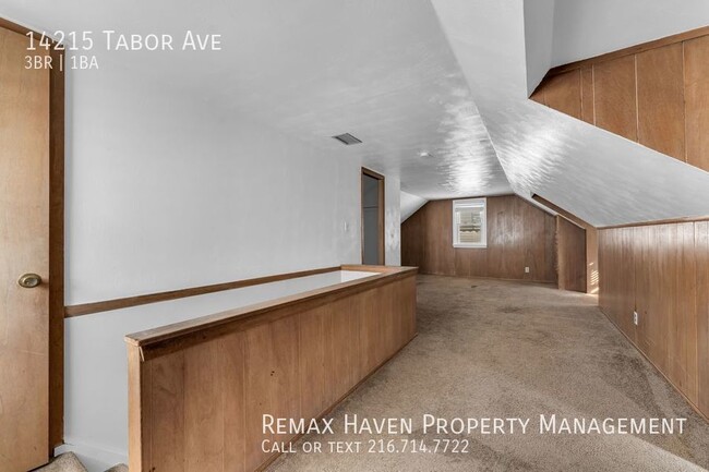 Building Photo - 14215 Tabor Ave, Maple Heights- Spacious 3...