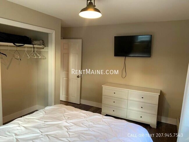 Building Photo - 5 Spencer St