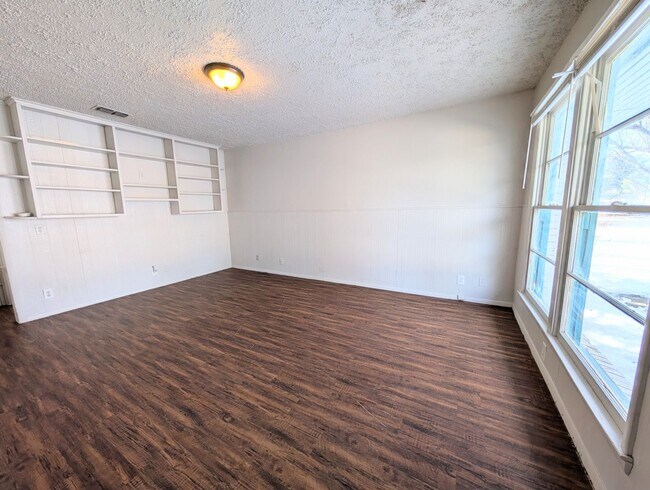 Building Photo - 9001 Indiana Ave