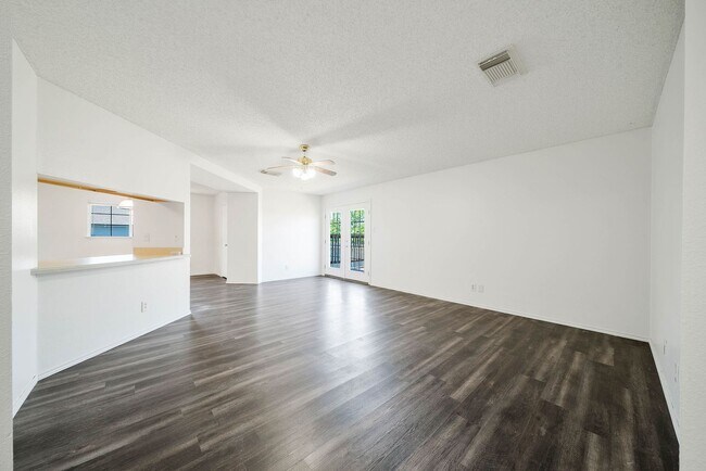 Building Photo - 3 Bedroom and 2 Bathroom located  in Brentfield Subdivision