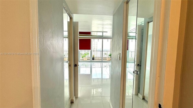 Building Photo - 555 NE 15th St