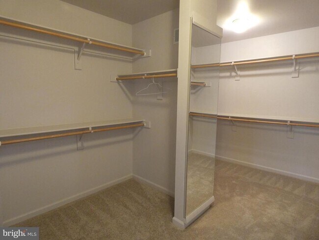 Building Photo - 6422 Lake Meadow Dr