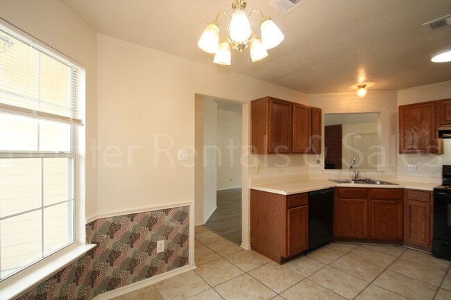 Building Photo - Perfect Four-Bedroom!
