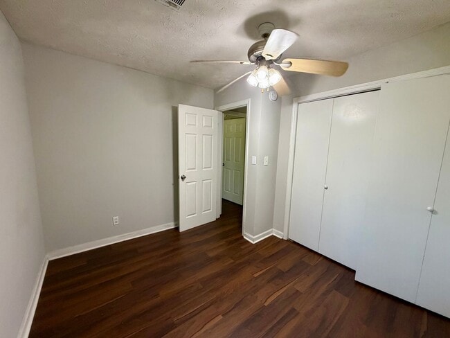 Building Photo - Welcome home!