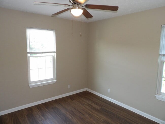 Building Photo - 35 Ashwood Ct