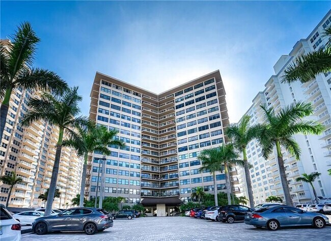 Building Photo - 3800 Galt Ocean Dr