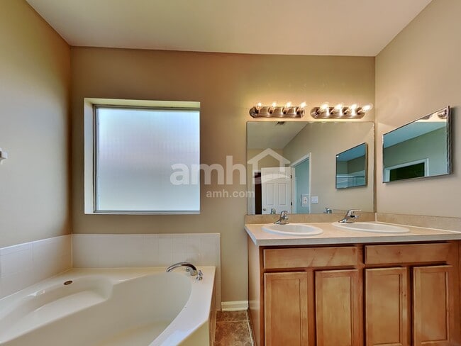 Building Photo - 655 Sunny Stroll Dr