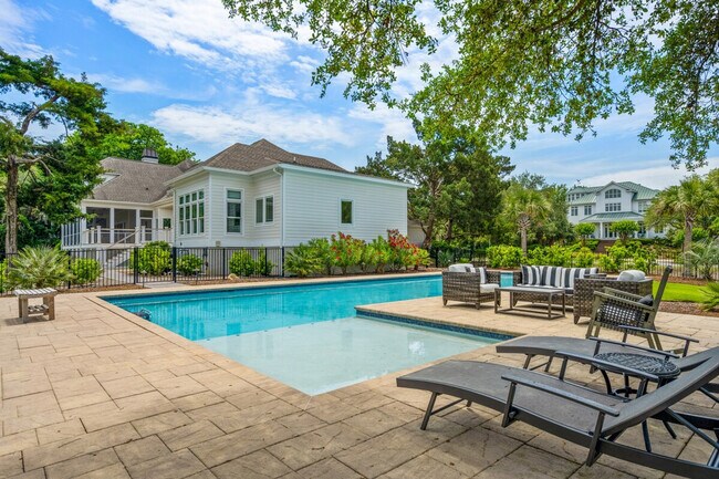 Building Photo - 297 Ocean Green Dr