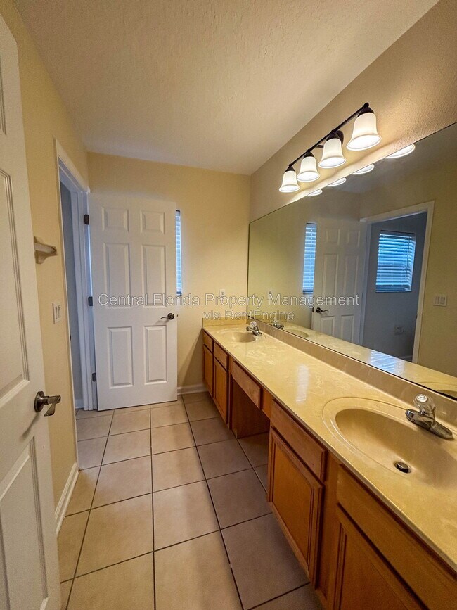 Building Photo - 10632 Cypress Trail Dr